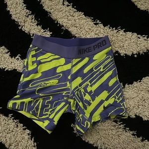 YM NIKE PROS